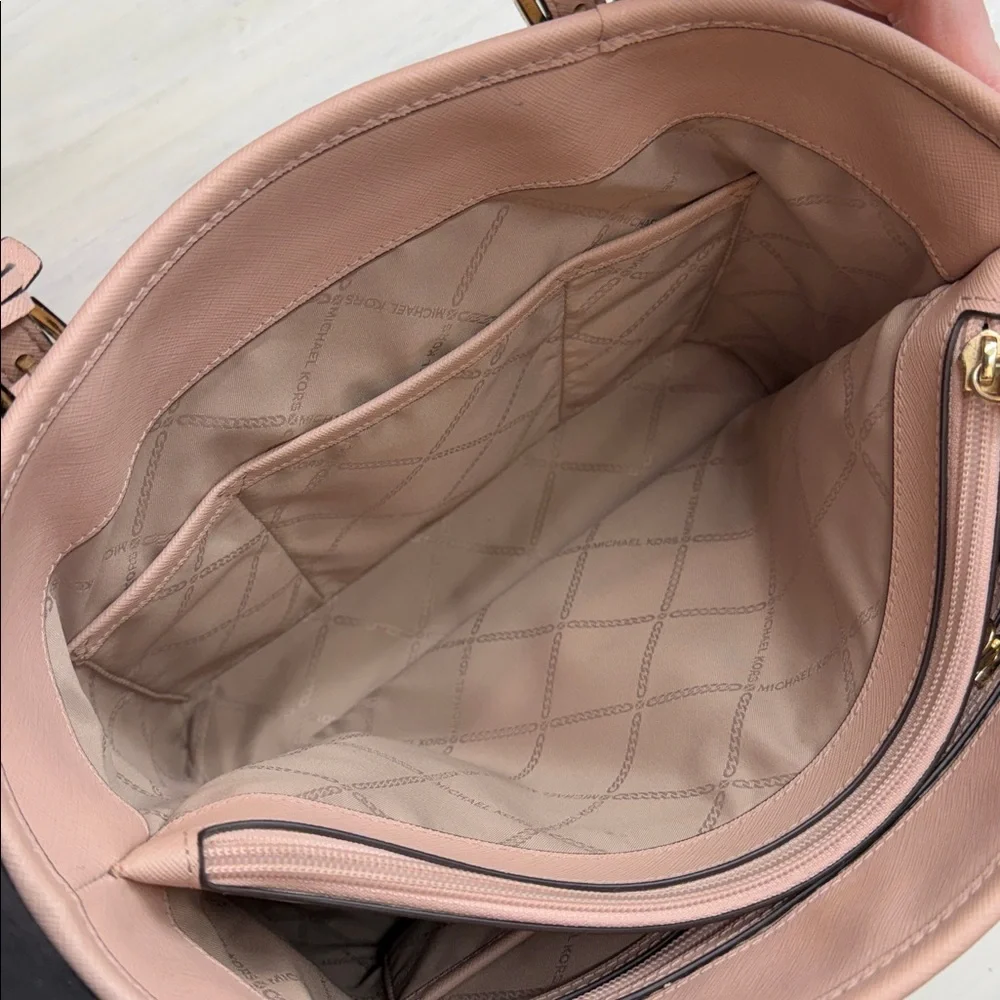 Michael Kors Jet Set Medium Saffiano Leather Pocket Tote Bag Soft Pink - Picture 11 of 16
